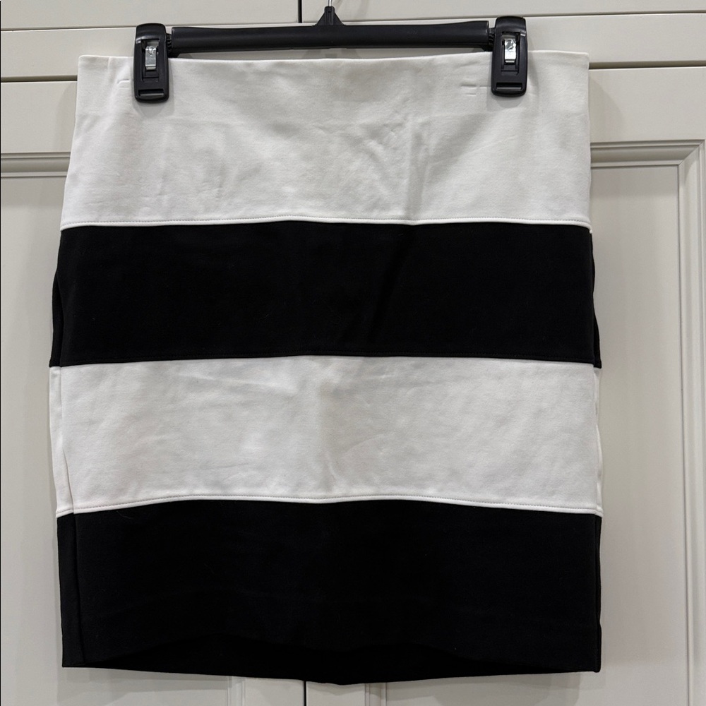 Loft mini skirt. Size Small. Wide black and white stripes. Back zipper Classic